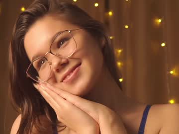 girl helenmoors image #4153093