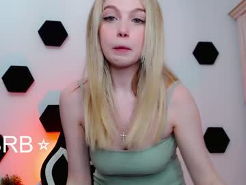 girl small_blondee image #4615918