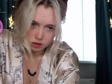 girl small_blondee image #5159204