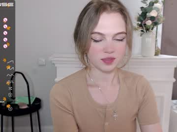 girl small_blondee image #2864321