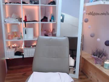 girl taralanes image #690050