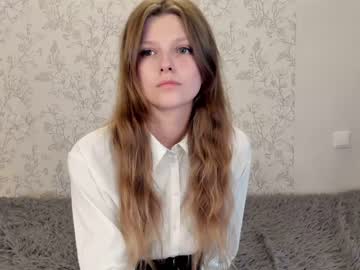 girl alainaestrada image #5490777