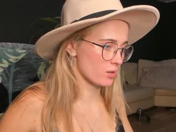 girl linellali image #2771254