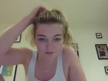girl redroseldn image #3732837